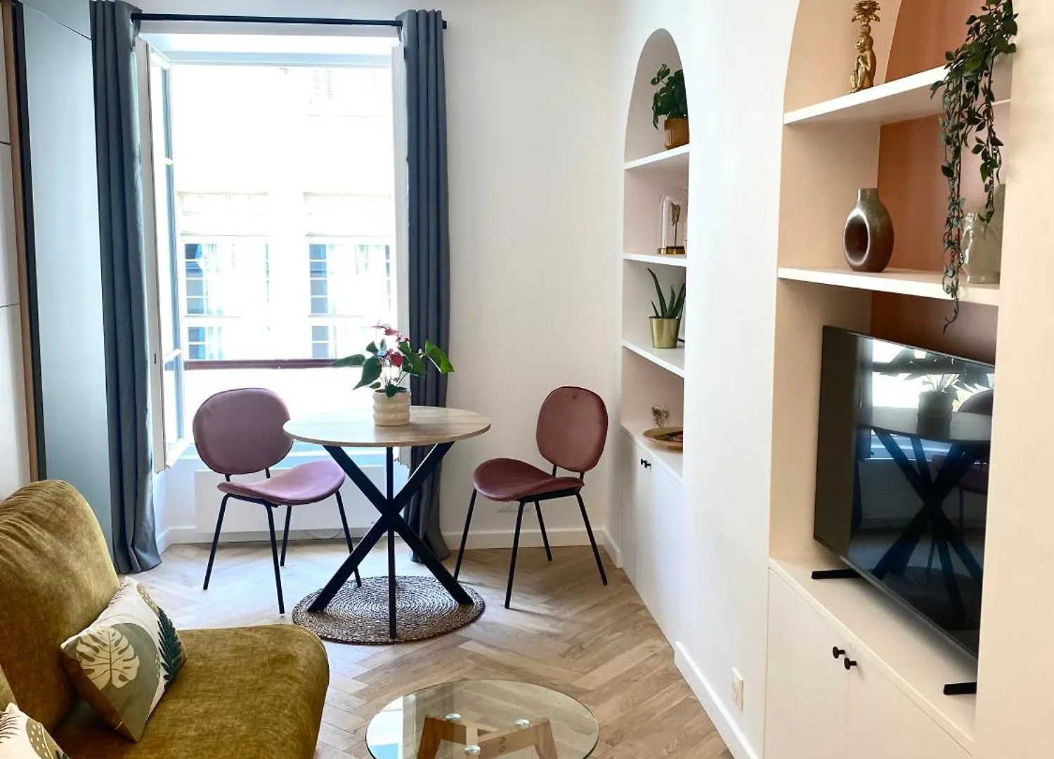 Brand New - Rue Cler Apartment